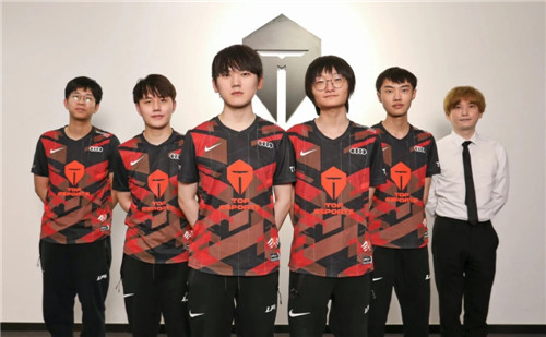 古迹正面临 古迹正面临