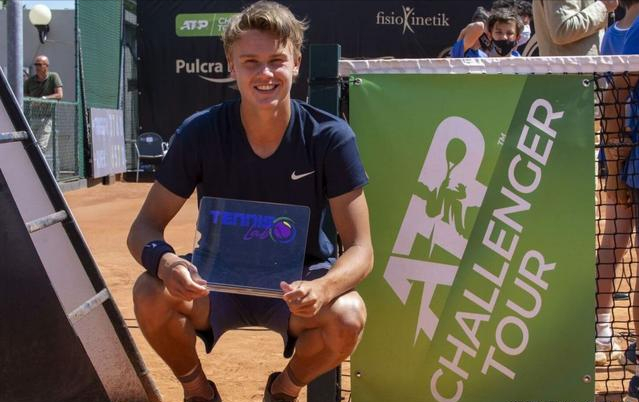 伤病缠身 伤病缠身