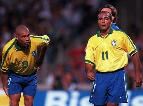 易让特雷 易让特雷