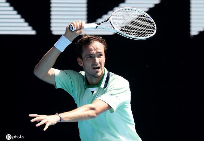 左脚内切 左脚内切